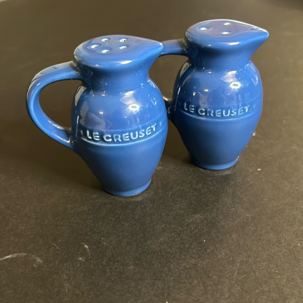 Le Creuset salt & pepper shakers